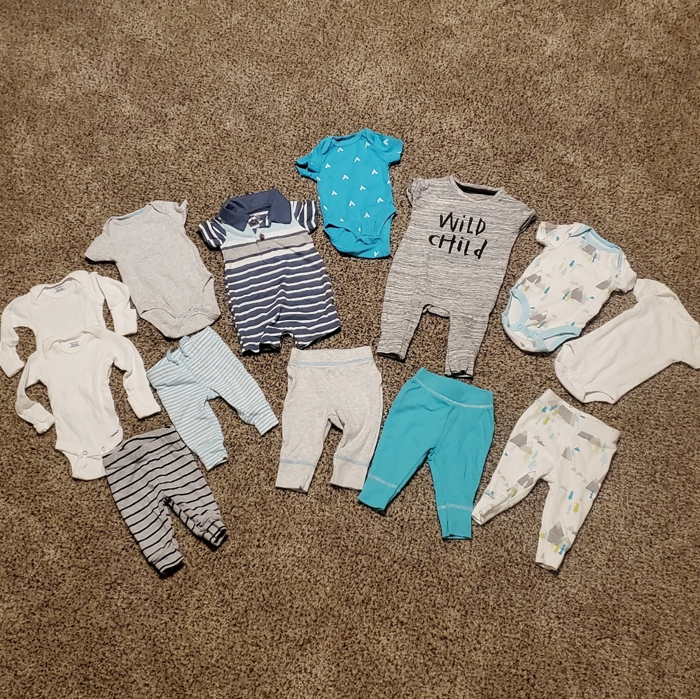 Lot of 13 Baby Clothes - NB